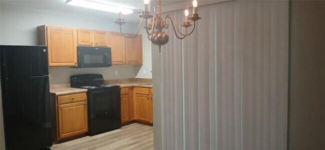 Building Photo - 757 Crestwell Cir