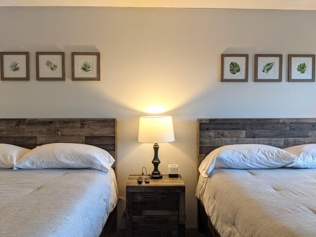 Building Photo - Cedar Lodge 106