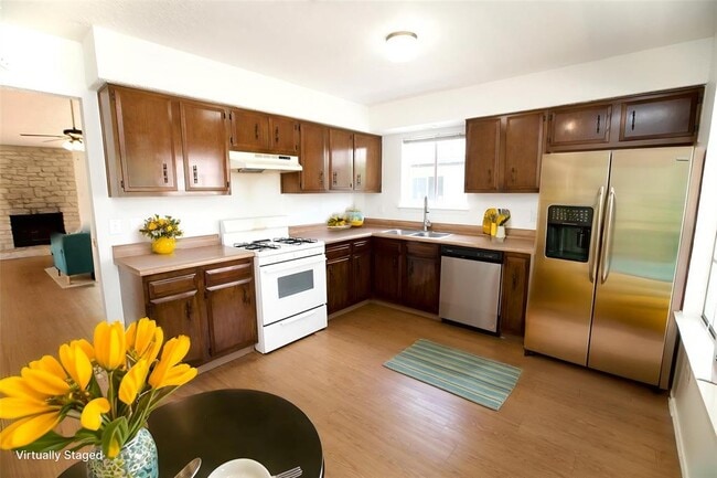 Foto del edificio - 9803 Meadowheath Dr