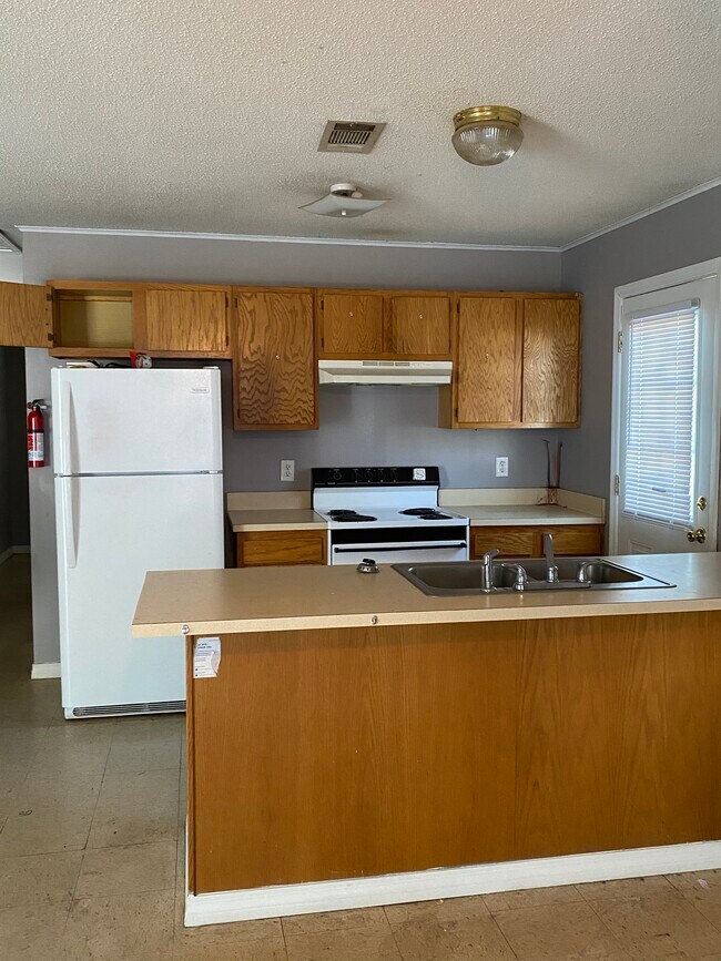 . - 51563 Antioch Rd