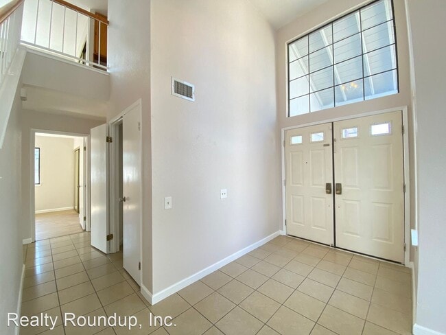 Building Photo - 4 br, 3 bath House - 8105 Simi Ct