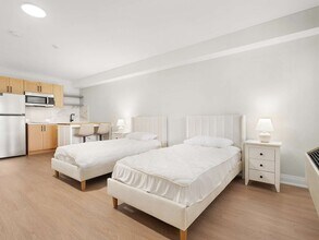 Building Photo - 7737 Lundy's Ln