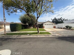 Building Photo - 2705 E Jacaranda Ave