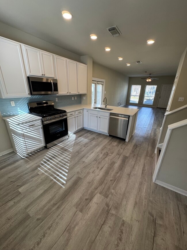 Building Photo - 3061 Dundee Loop S