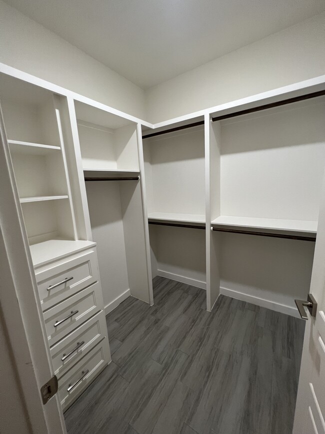 Building Photo - 2610 Appian Way
