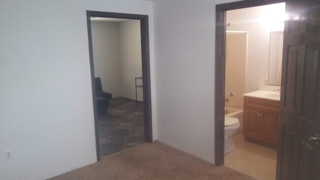Foto del edificio - 900 Hastings Ln NE