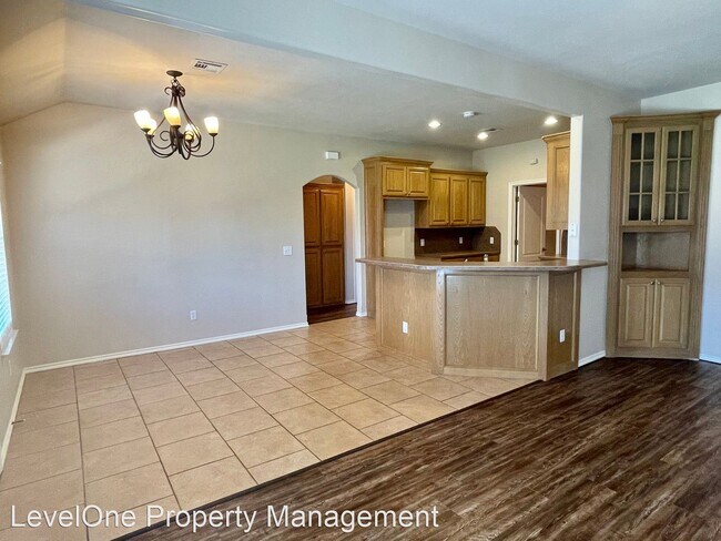 Building Photo - 3 br, 2 bath House - 920 Patco Spur Avenue