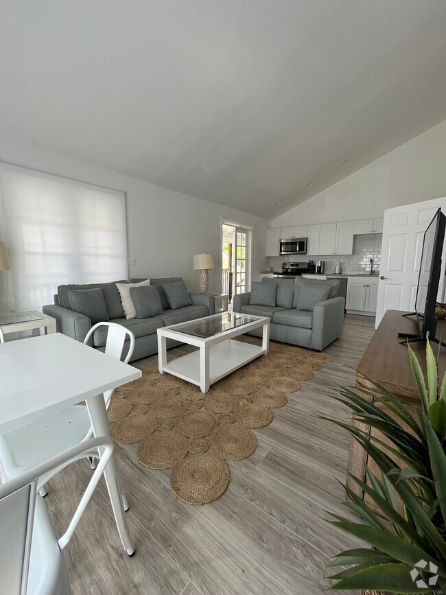 Arts and Civics District Apartments under 800 Naples, FL 52