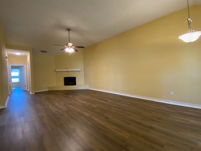 Building Photo - SOUTH FORK TOWNHOMES, UNIT C-7