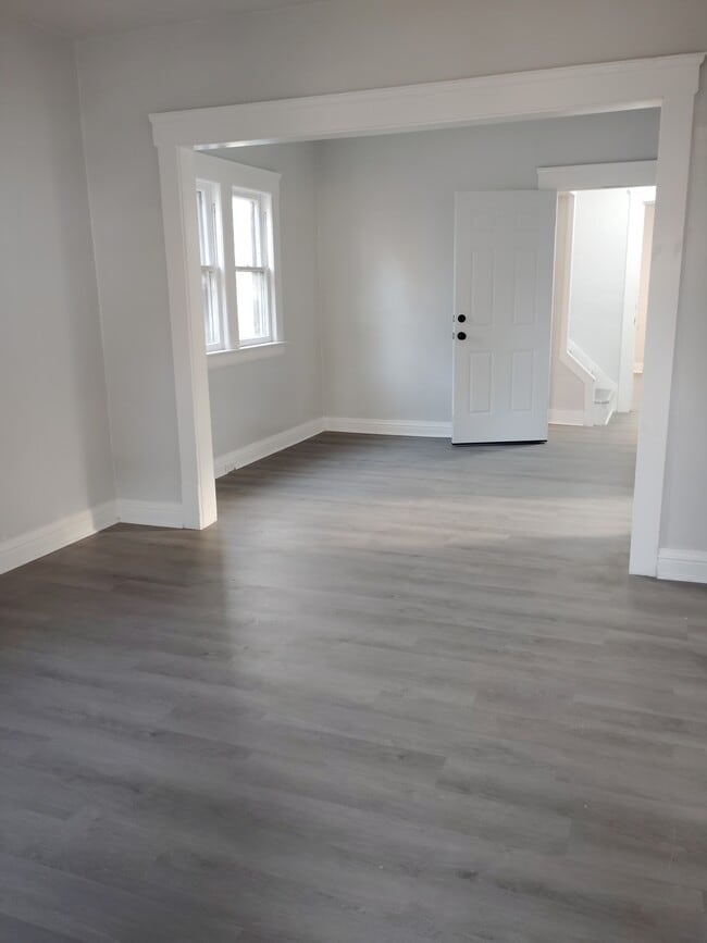 Foto del edificio - 2215 Hood Ave