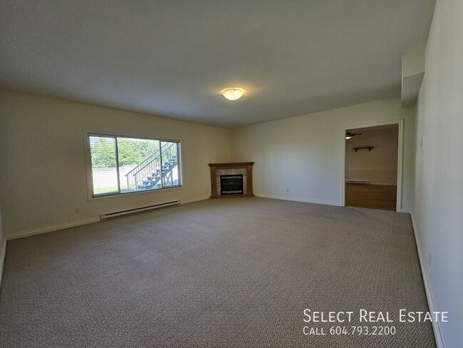 Building Photo - 3544 Bassano Terrace