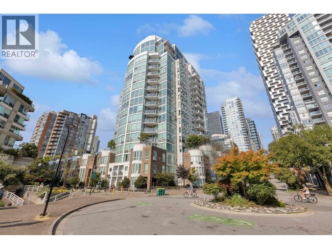 Building Photo - 1501 Howe St