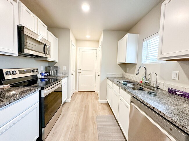 Foto del edificio - 3/2/1 in Upland Crossing!