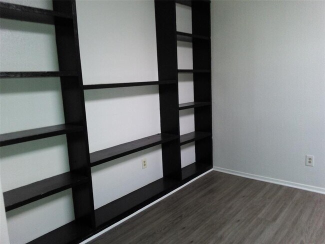Foto del edificio - 6333 Cattails Ln