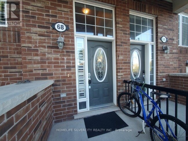 Building Photo - 68 Lathbury St