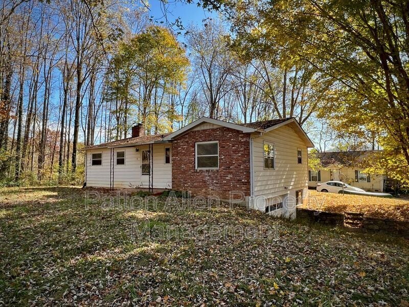 18 Sun Haven Dr, Asheville, NC 28806 House for Rent in Asheville, NC