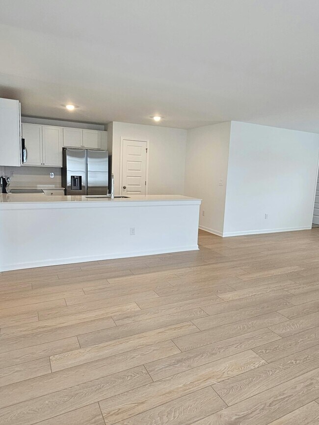 Building Photo - 184 Labrador Ln