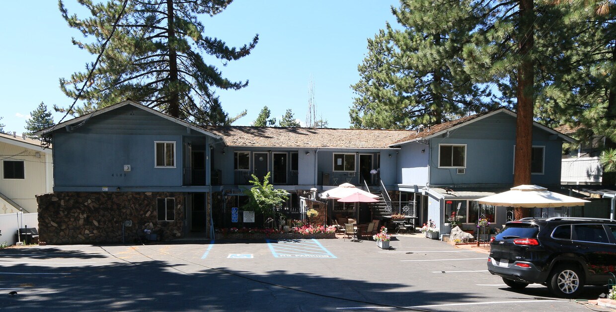 Primary Photo - 4147 Manzanita Ave