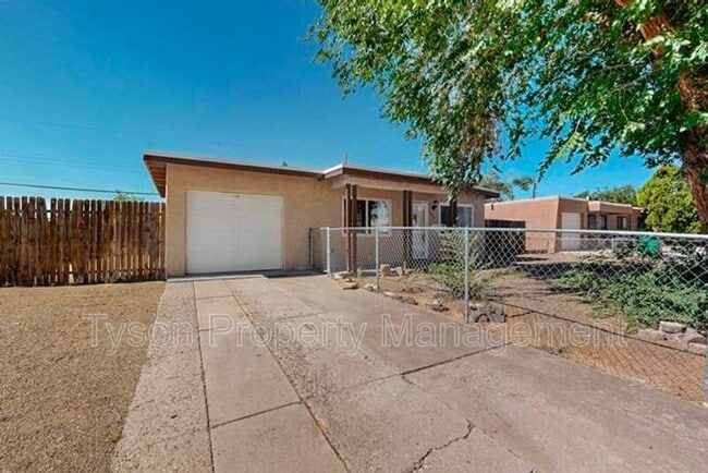 Building Photo - 5932 Avenida La Barranca NW
