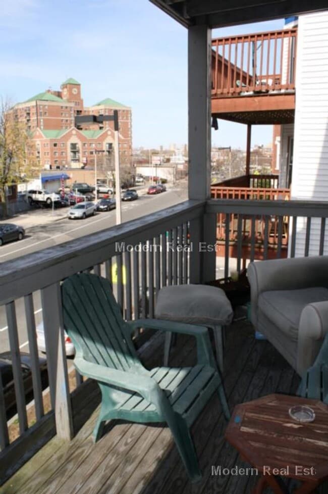 Building Photo - 3Br/1Bth, Available Sep. 1, 2026. Great for a roommates students. MUST SEE!!