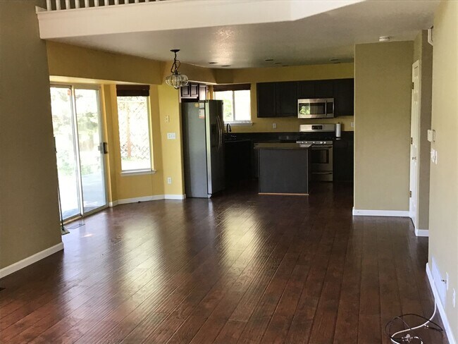 Foto del edificio - 7122 Edgewood Dr