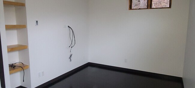 Building Photo - 450 W Saddle Butte Dr