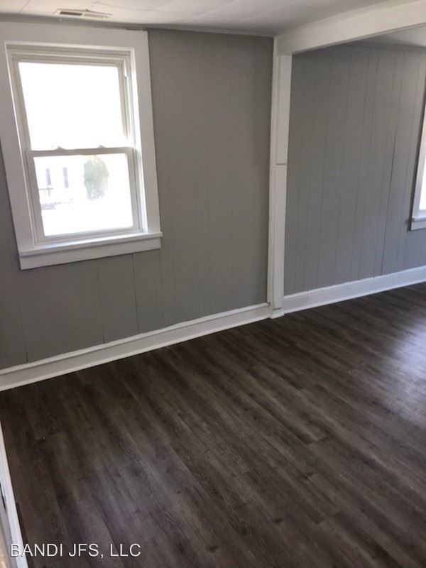 Building Photo - 304 Fernwood Ave