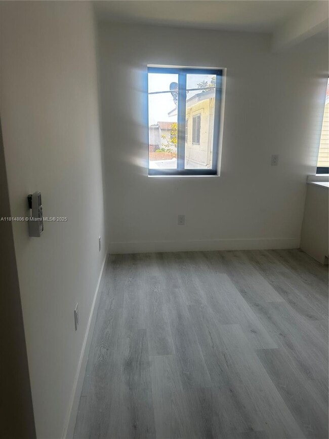 Foto del edificio - 1101 SW 12th Ct