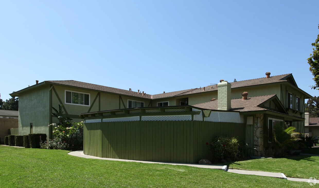 Building Photo - 1225 S Athena Way