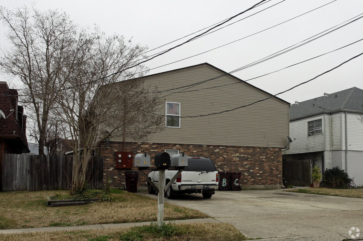 Primary Photo - 3616 Delaware Ave