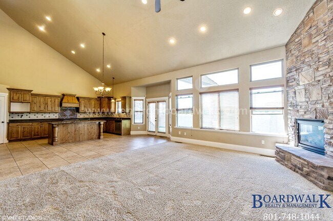 Building Photo - Amazing South Jordan 6 Bed 4 Bath Home!