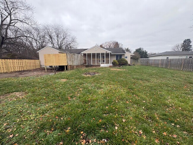 Foto del edificio - 1282 Lawndale Rd