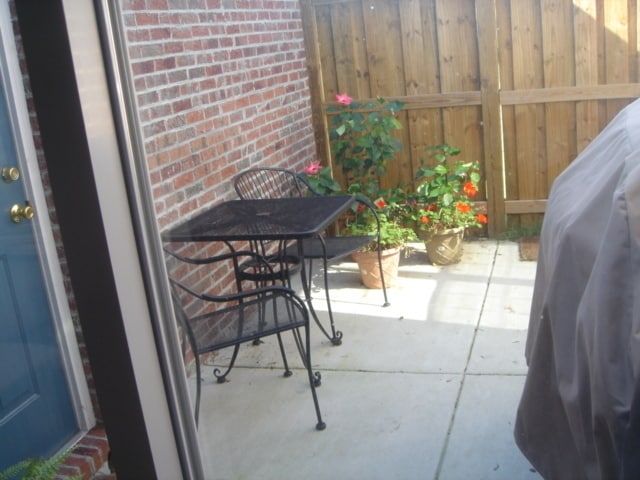 Building Photo - Independence South Brick Townhouse Community next to Golf Course w/ Patio, Nice Master, Vaulted C...