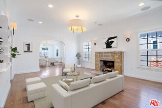 Building Photo - 1049 S Mansfield Ave