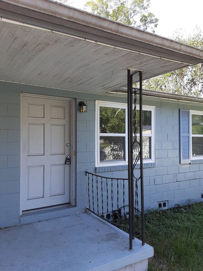 Foto del edificio - Two Bed Duplex Near Avondale! Great location!