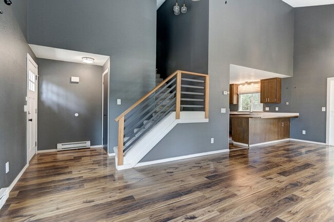 Building Photo - Charming 3 Bed, 2 Bath Home on a Quiet Street
