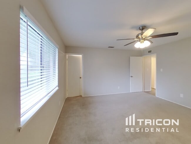 Building Photo - 509 Forestwood Dr