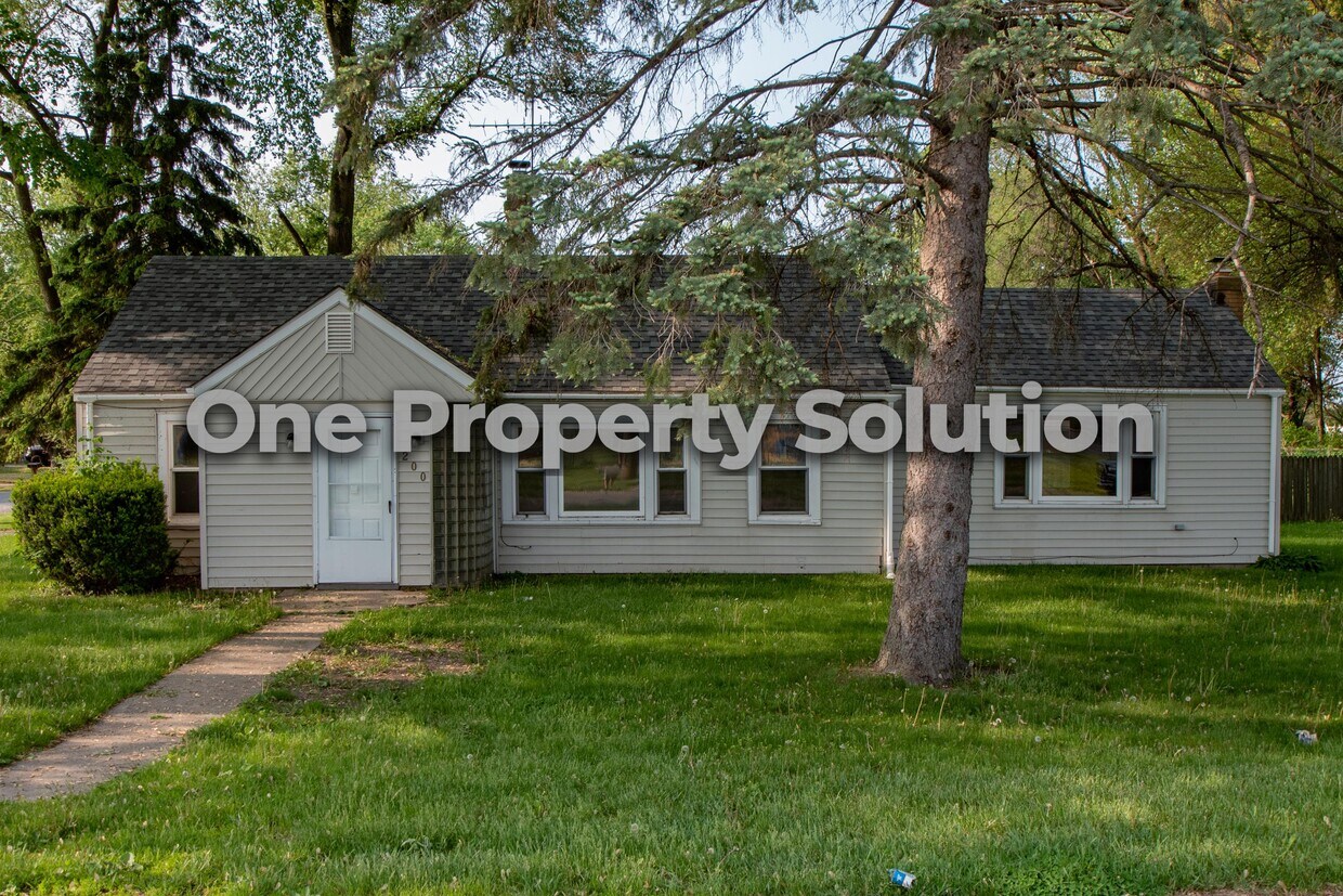 Primary Photo - 200 E 69th Pl