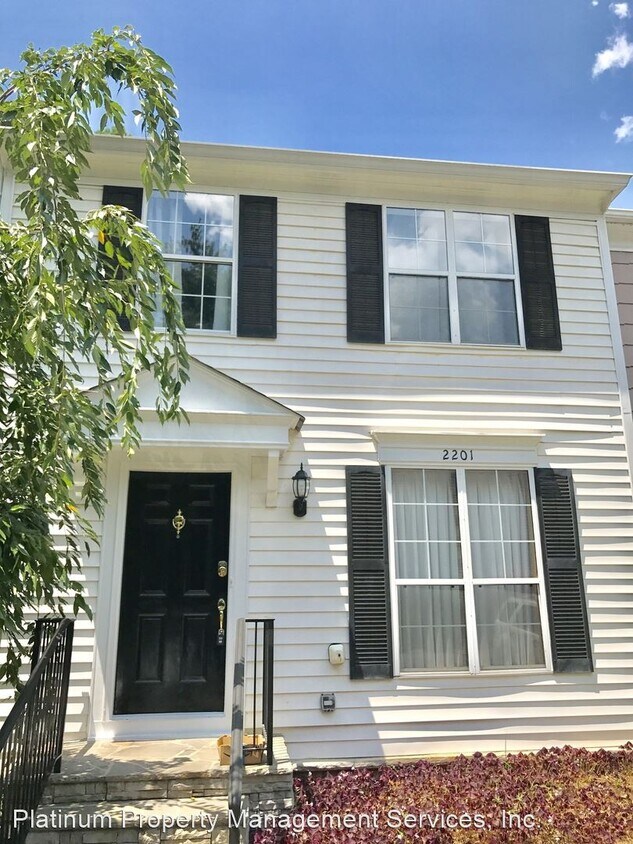 Foto principal - 2 br, 2 bath House - 2201 Queen Anne Ct