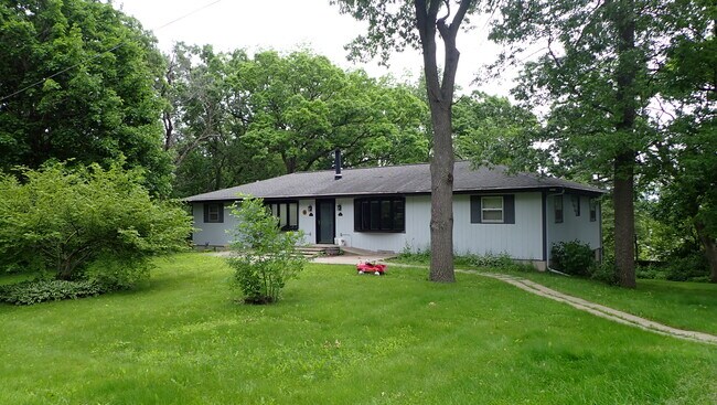 Foto del edificio - 2314 Fitchburg Rd