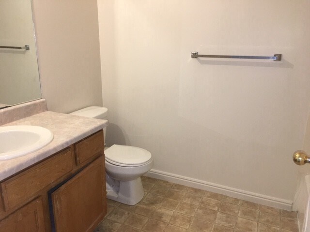 Foto del edificio - Clearfield 4 bedroom, 3 bathroom home. Big...