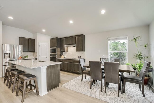 Foto del edificio - 3703 Stillwood Ln