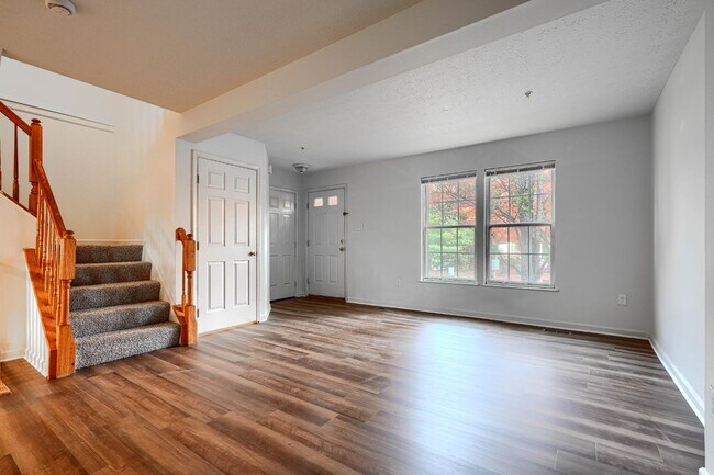 Foto del edificio - 9847 Bale Ct