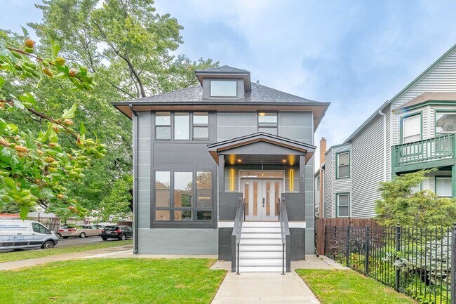 Building Photo - 4200 N Monticello Ave
