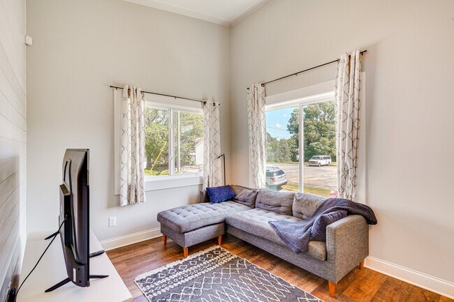 Foto del edificio - 325 Dowd St