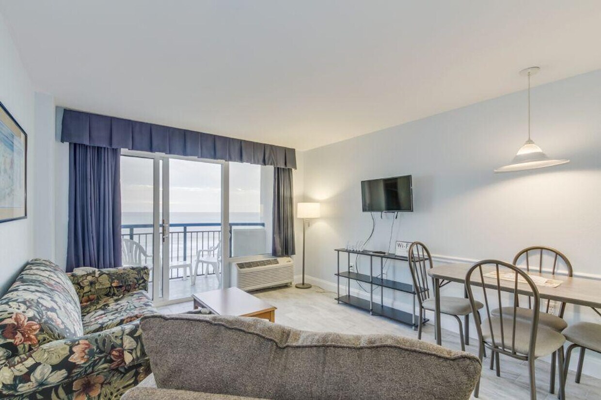 Primary Photo - 2300 N Ocean Blvd