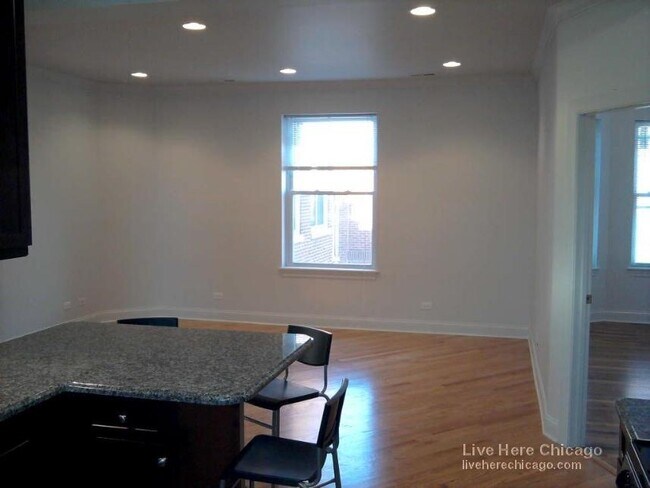 Foto del edificio - 4100 W Addison St