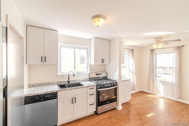 Foto del edificio - 1216 E George Ave