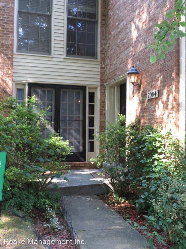 Building Photo - 3 br, 2.5 bath House - 2004 Highboro Way