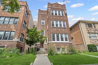 Building Photo - 2712 W Winnemac Ave